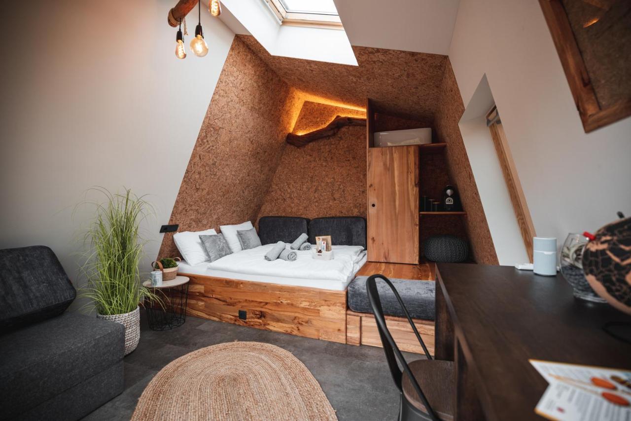 Nesting - Homestead Soncni Raj Maribor